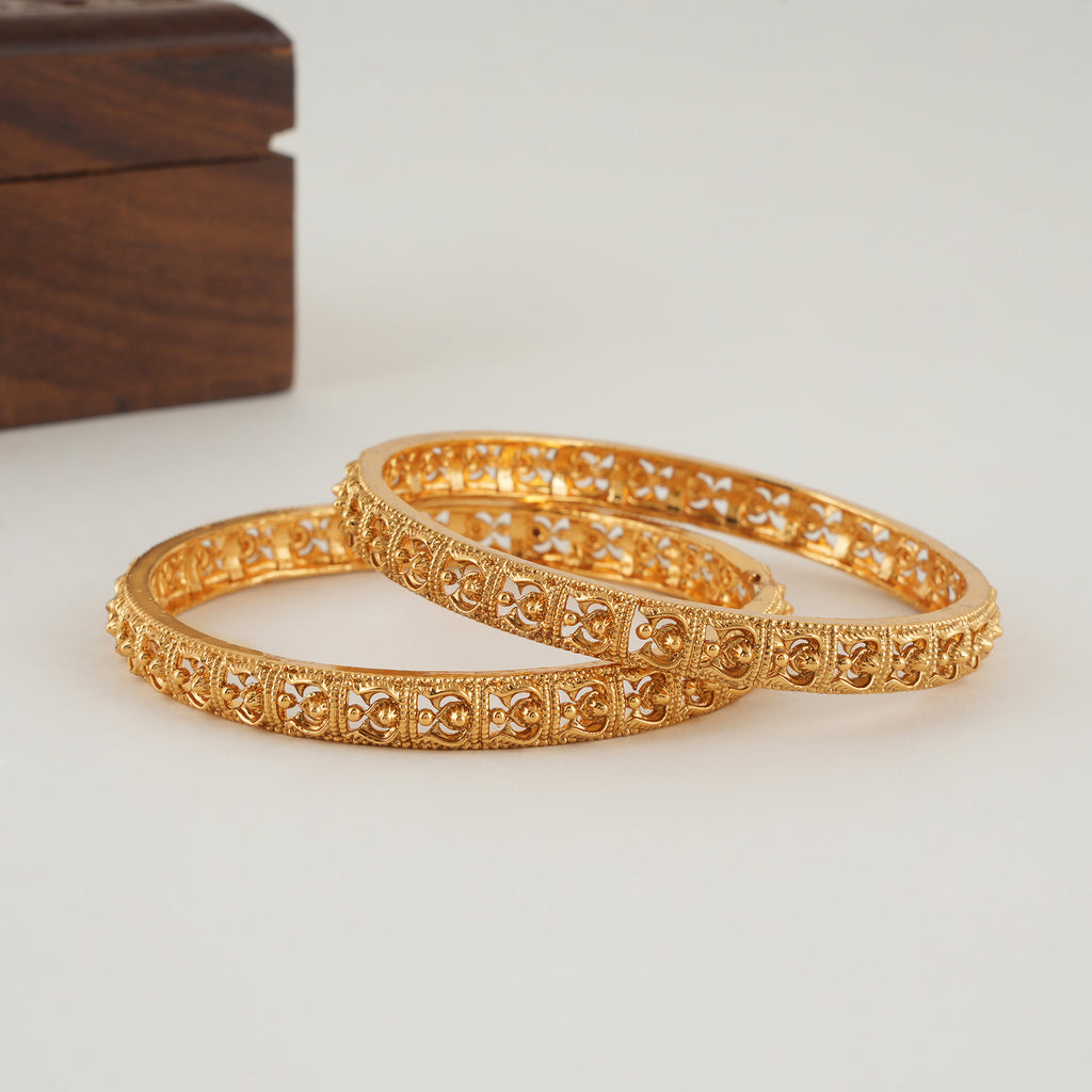 Gorgeous plain gold stone bangle set