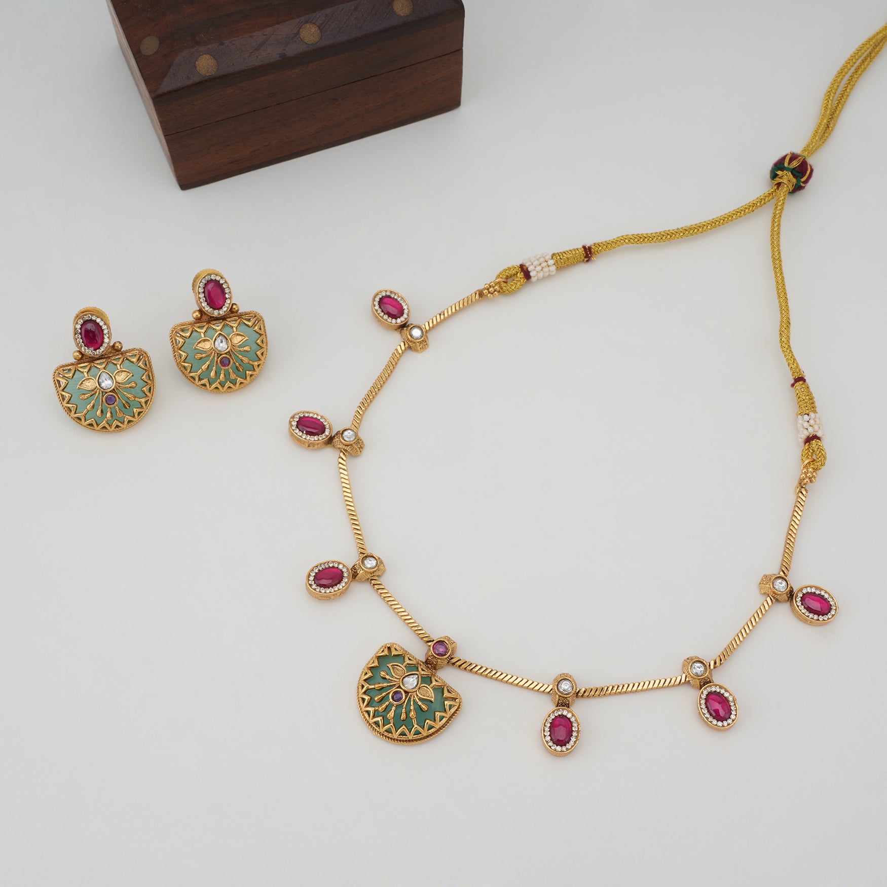 Stunning stone multicolor gold necklace set