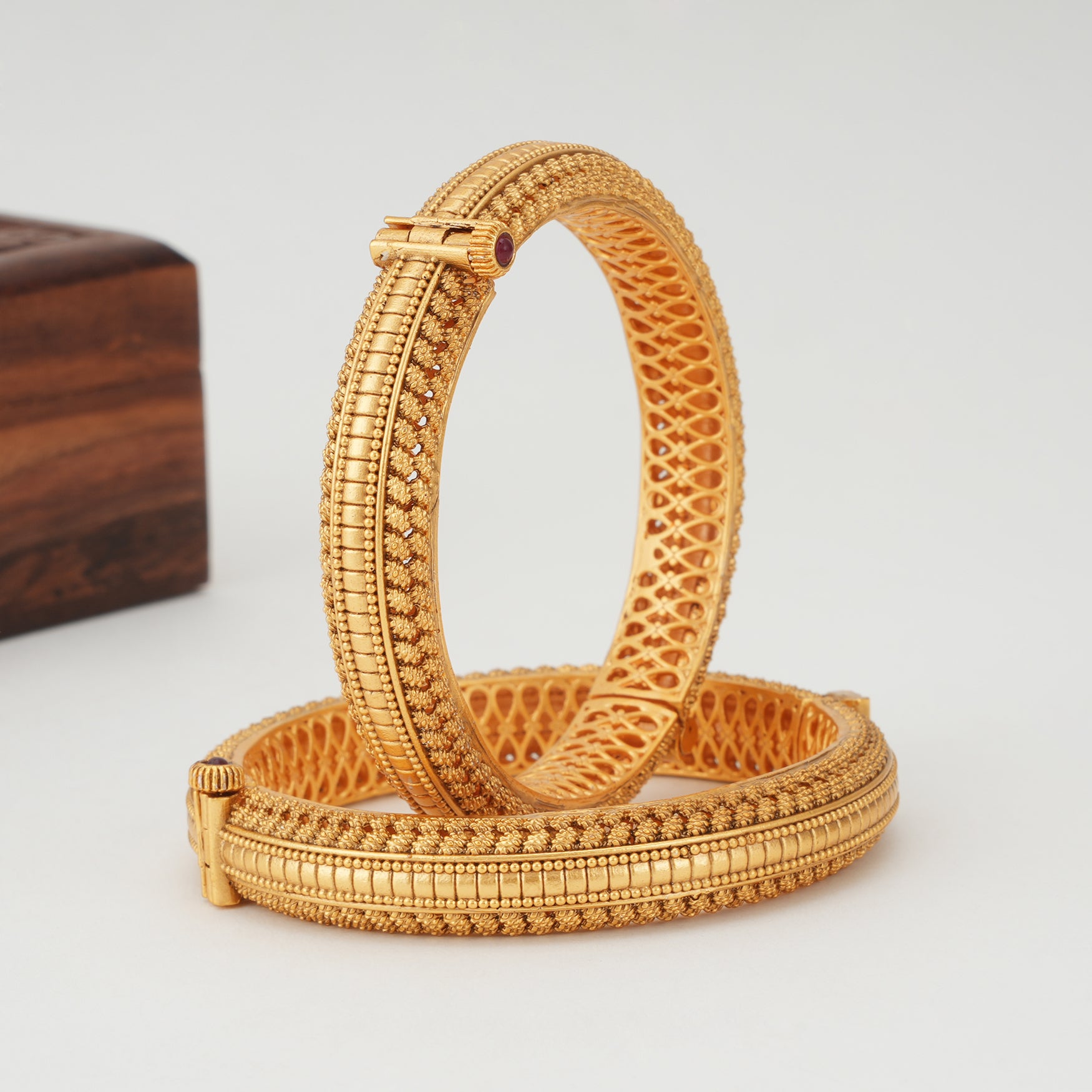 Stunning plain antique gold bangle set