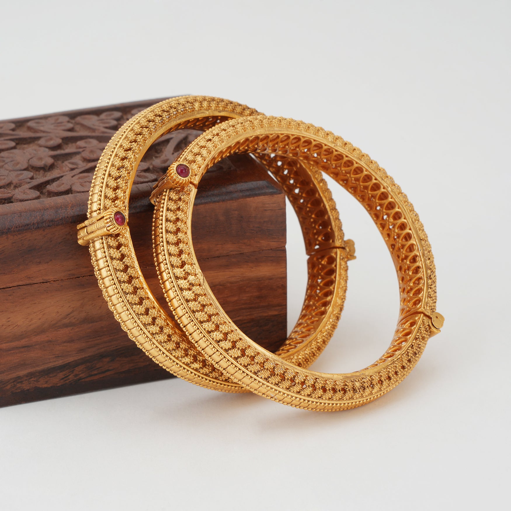 Stunning plain antique gold bangle set