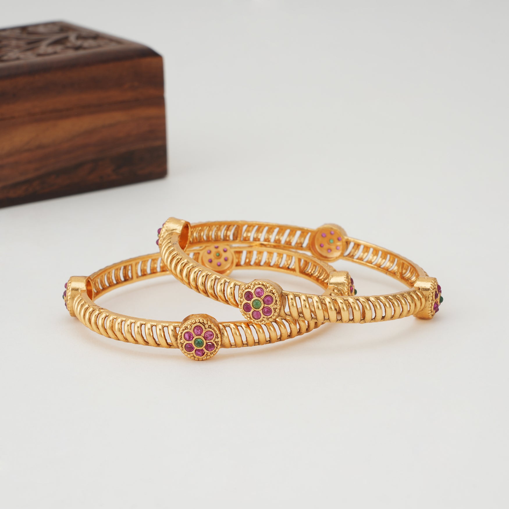 Gold spiral stone bangle set