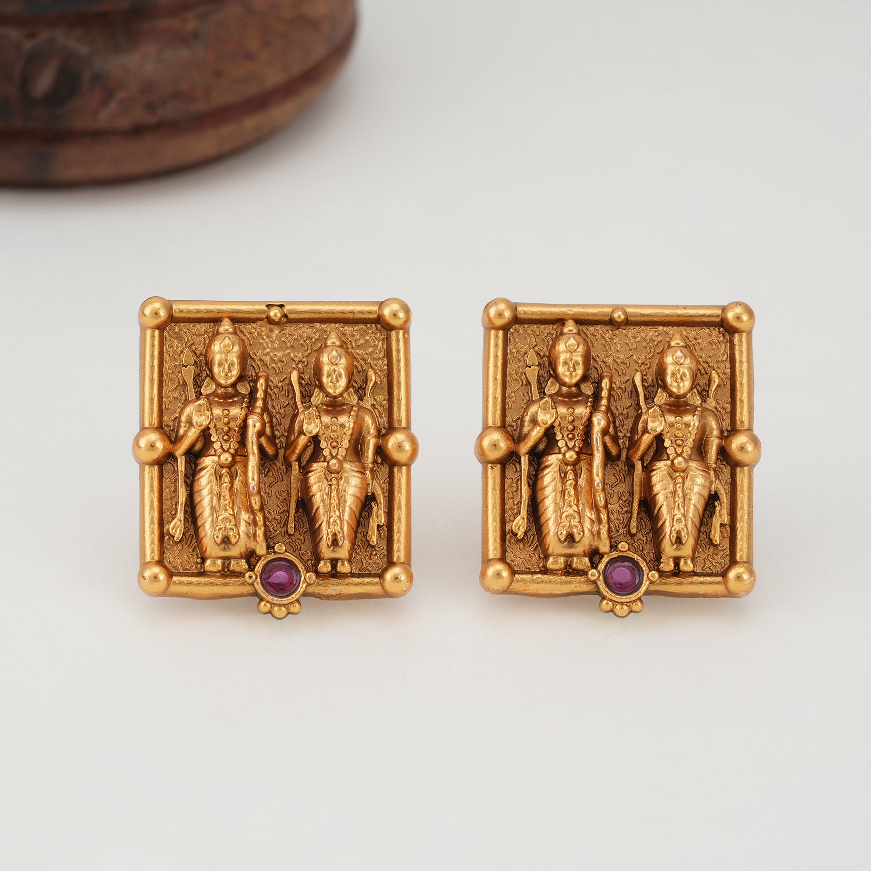 Stunning ram sita gold stud earring
