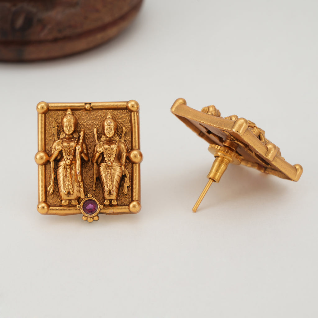 Stunning ram sita gold stud earring