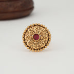 Cute filigree gold finger ring