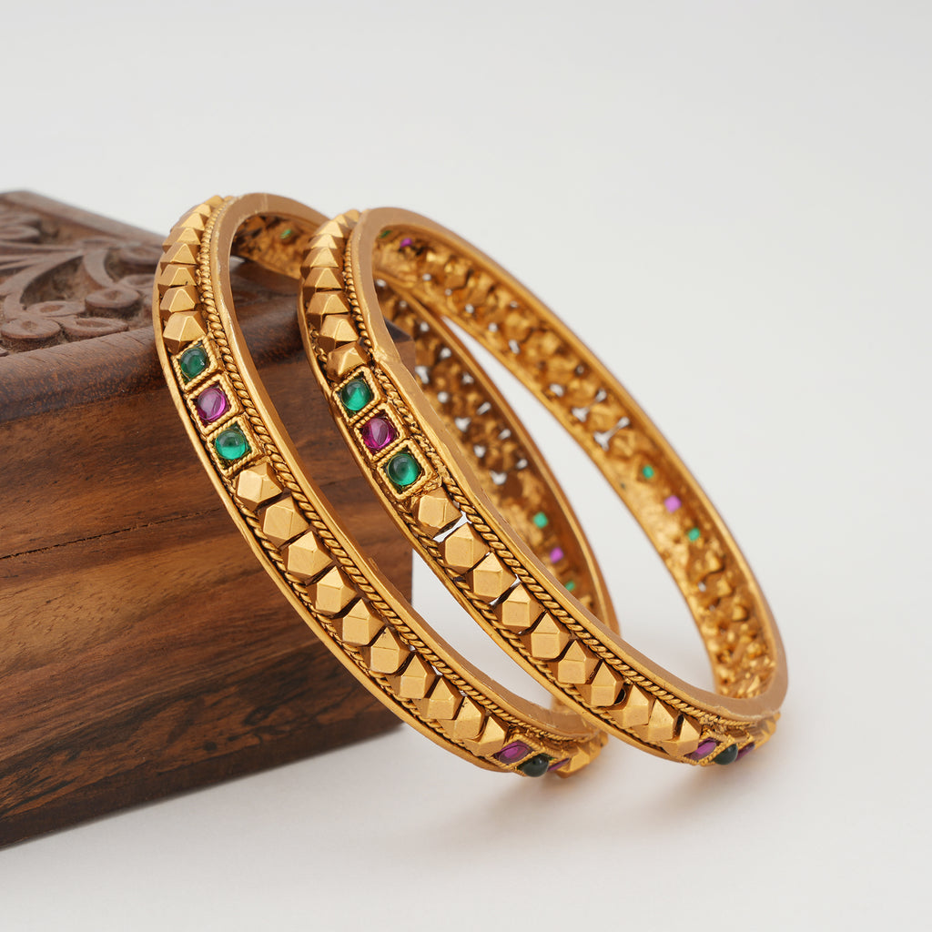 Stunning muticolor gold solid bangle set