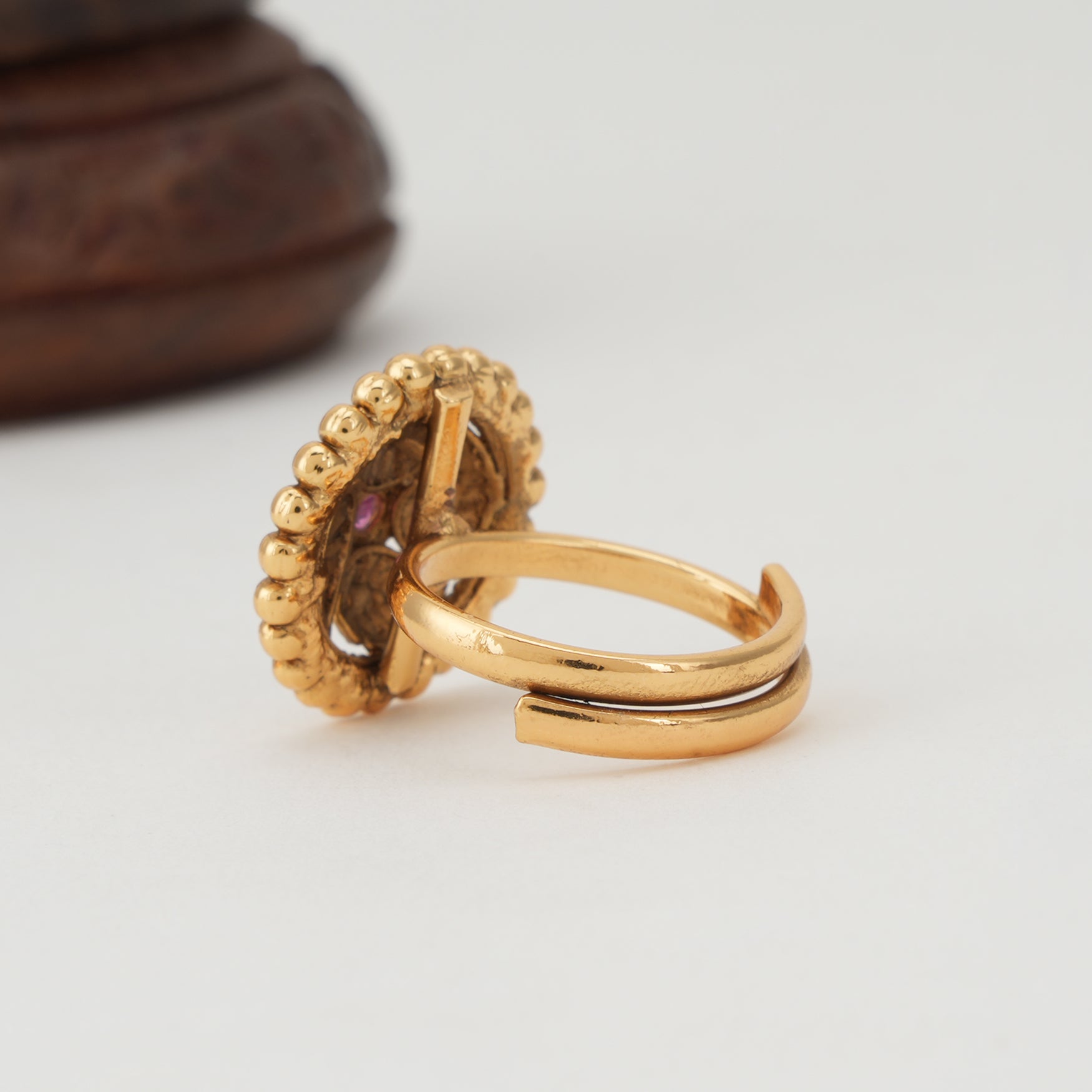 Cute spiral ruby gold finger ring