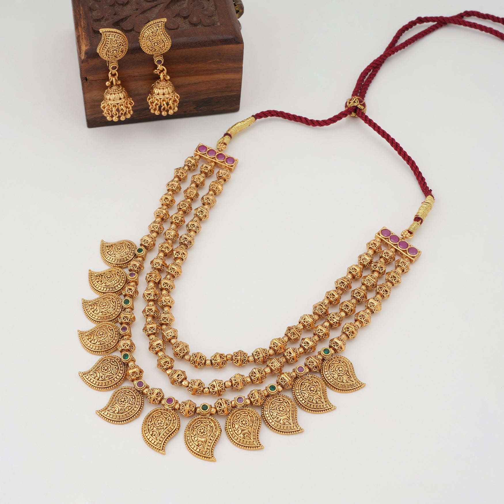Stunning plain gold paisely layer neckalce set