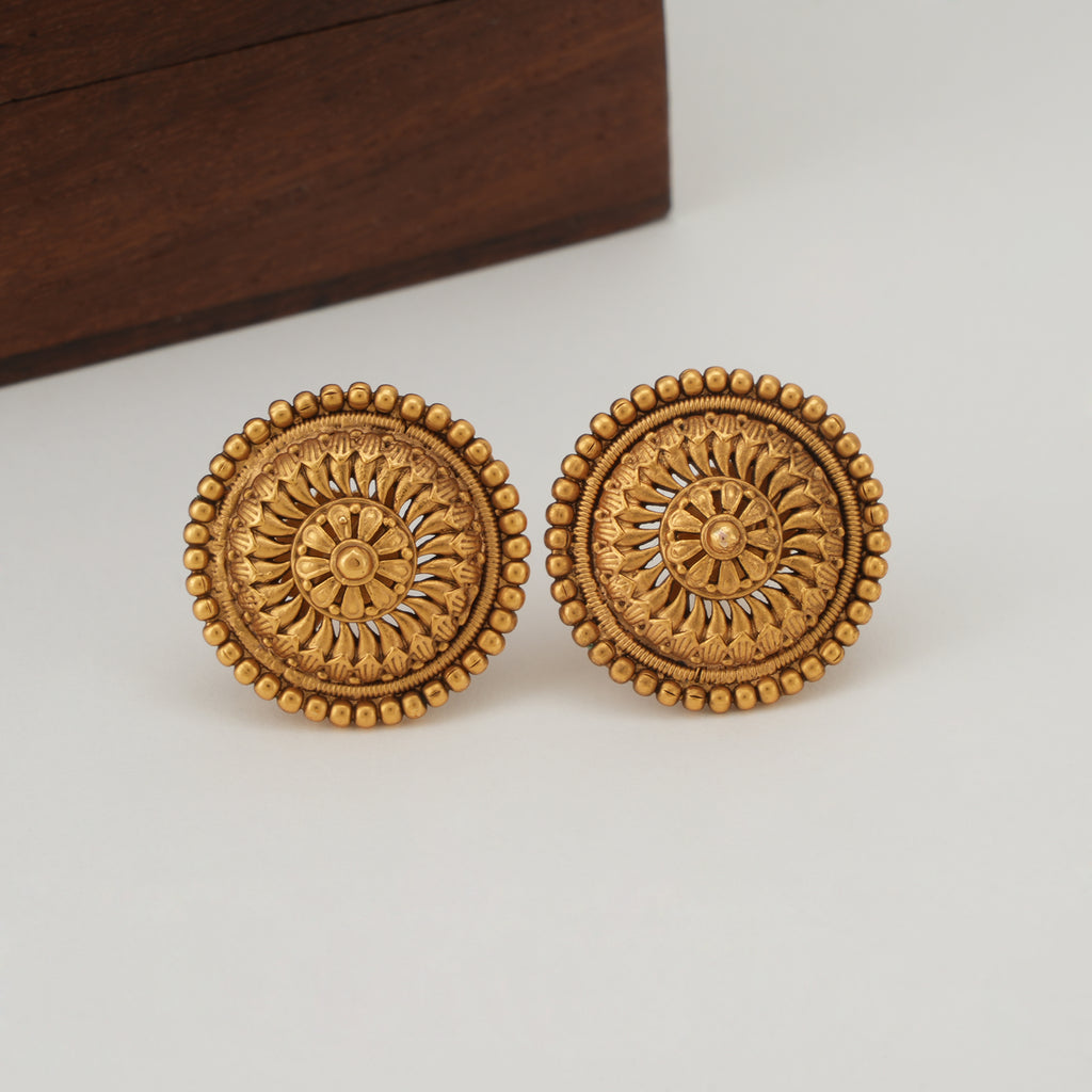 Stunning plain gold big pendant set