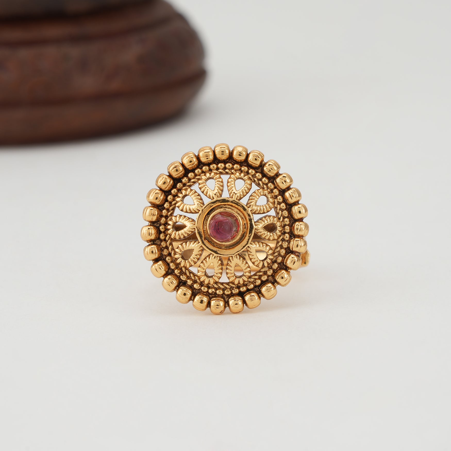 Cute gold ruby finger ring