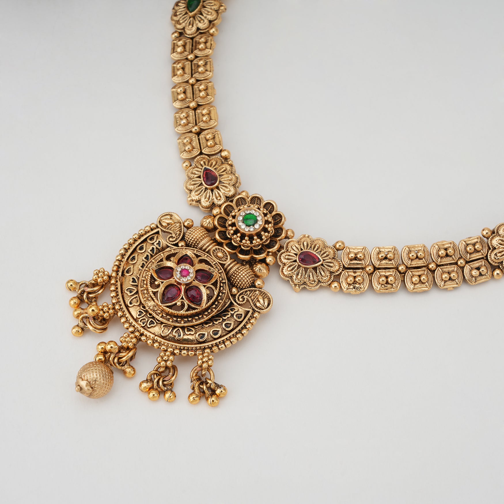 Stunning stone antique gold necklace set