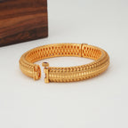 Stunning plain gold broad kada