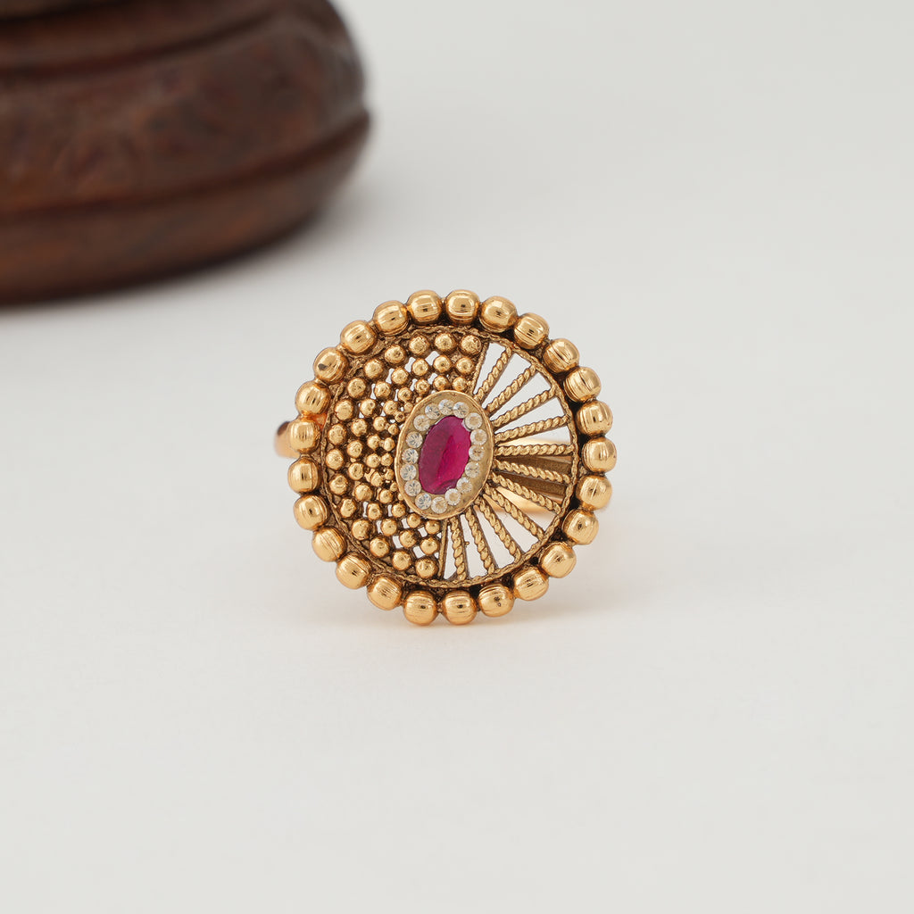 Cute plain gold finger ring