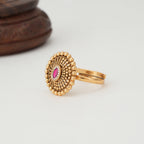 Cute plain gold finger ring