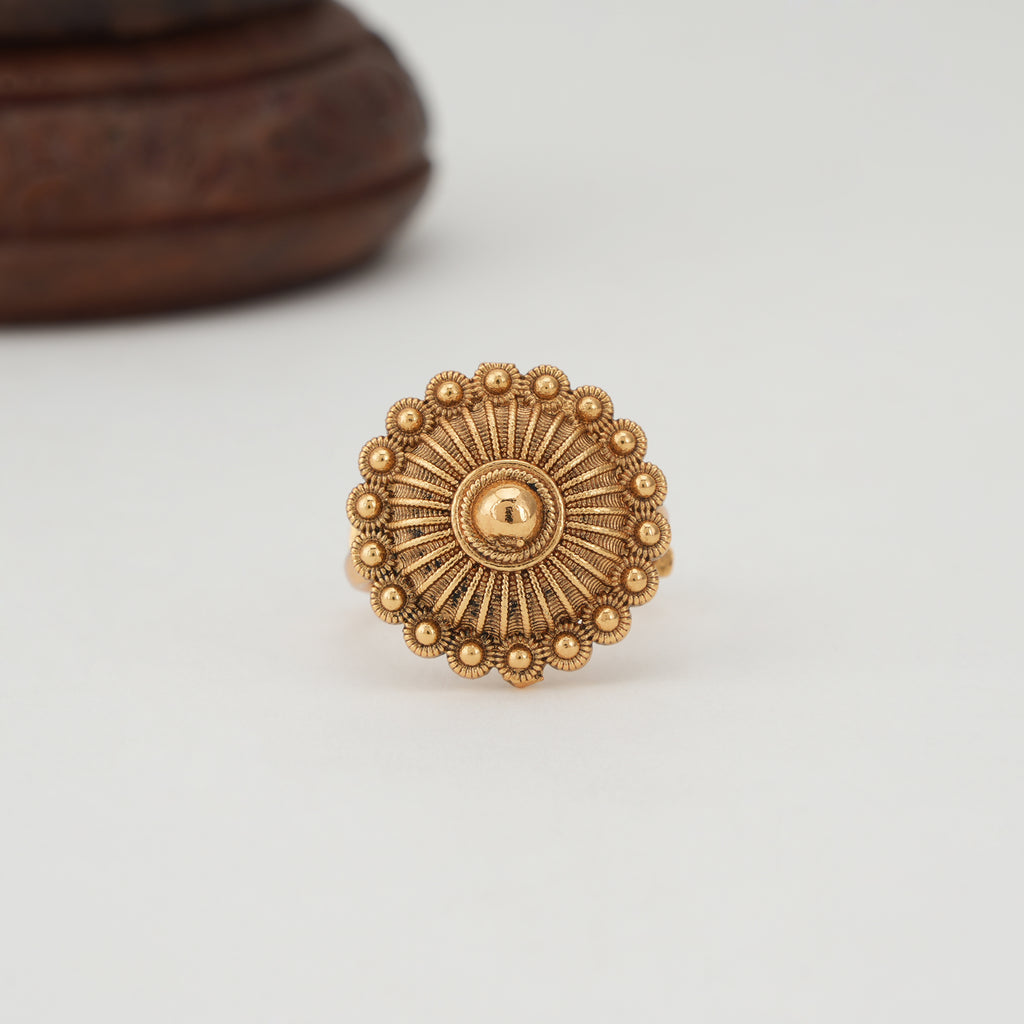 Plain gold finger ring