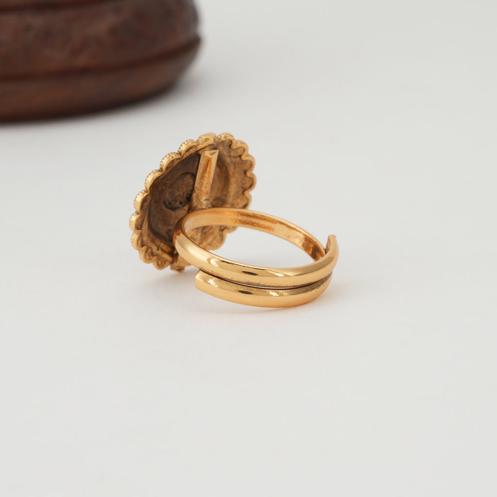 Plain gold finger ring