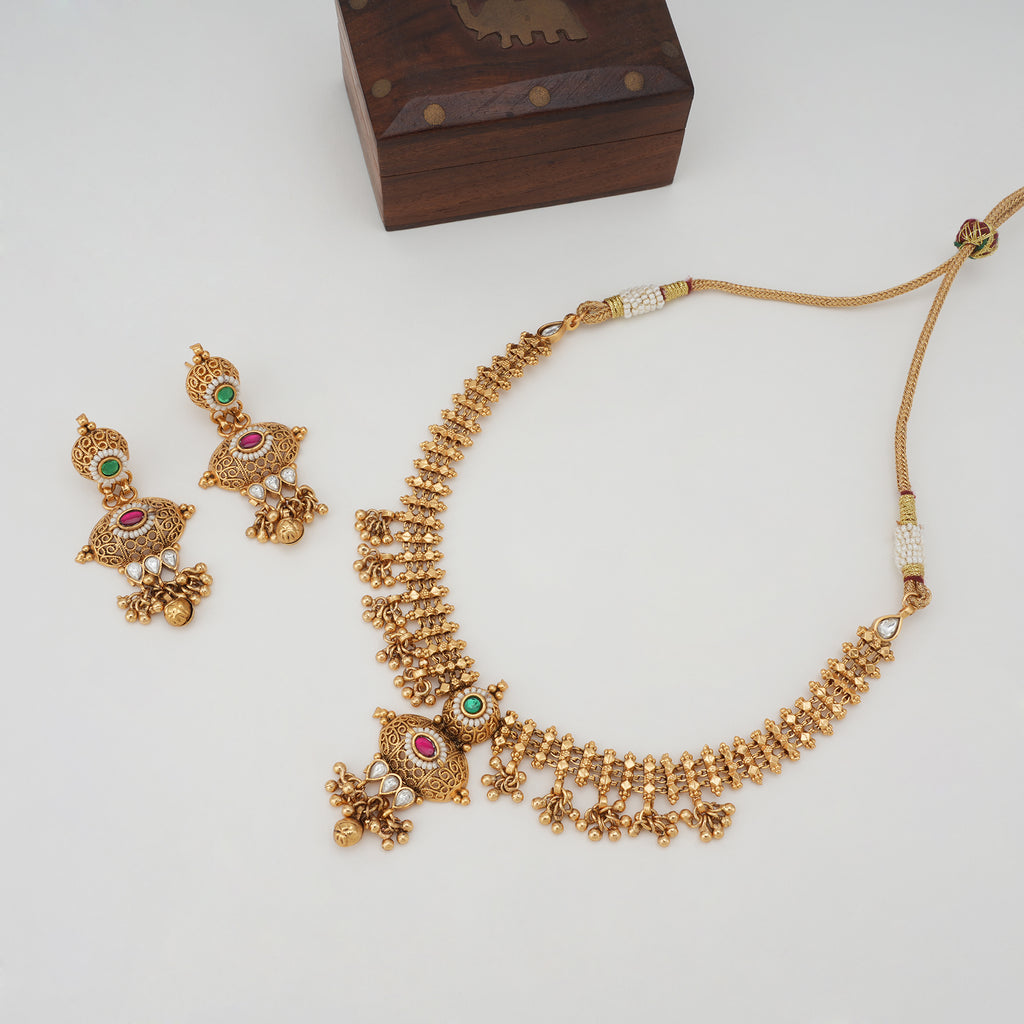 Stunning kundan stone gold necklace set
