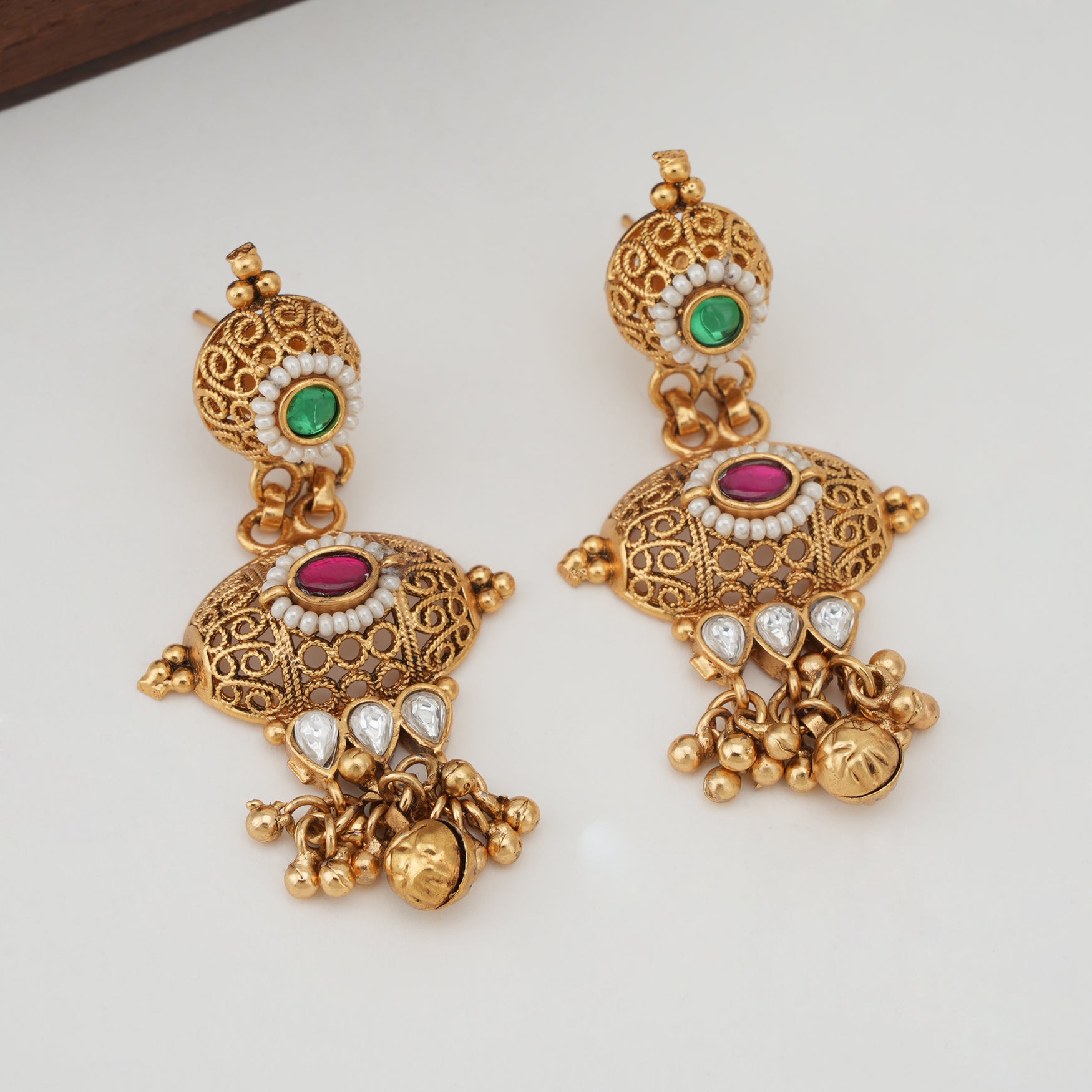 Stunning kundan stone gold necklace set