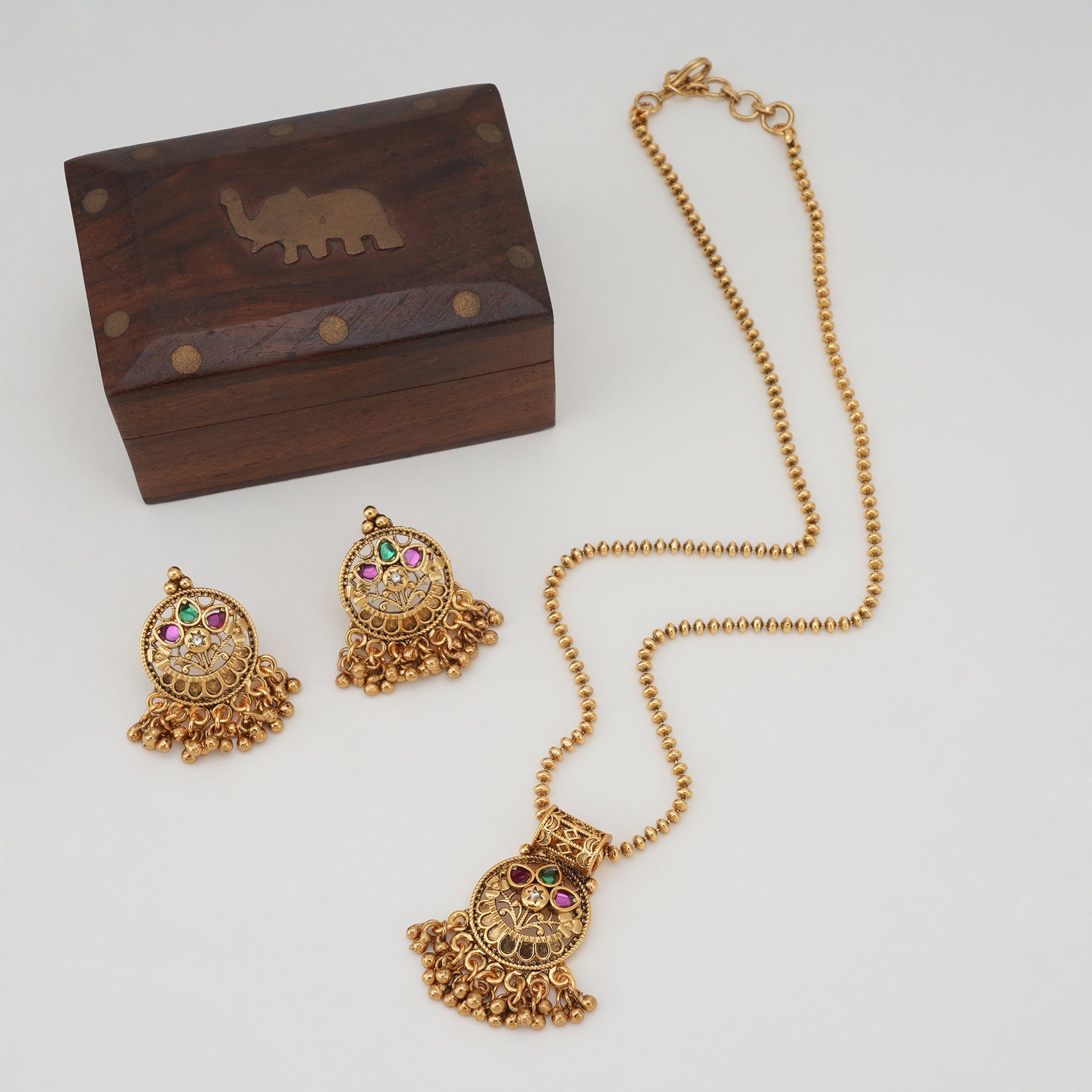 Beautiful stone gold pendant set with earring