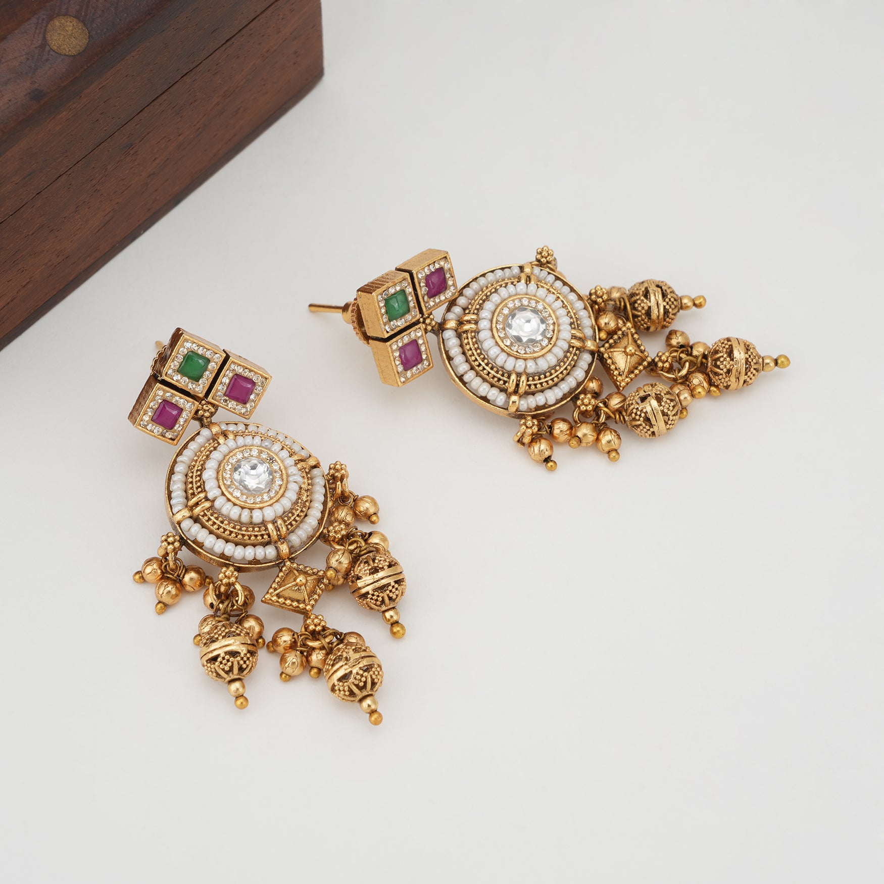 Long multicolor stone mangalstura set