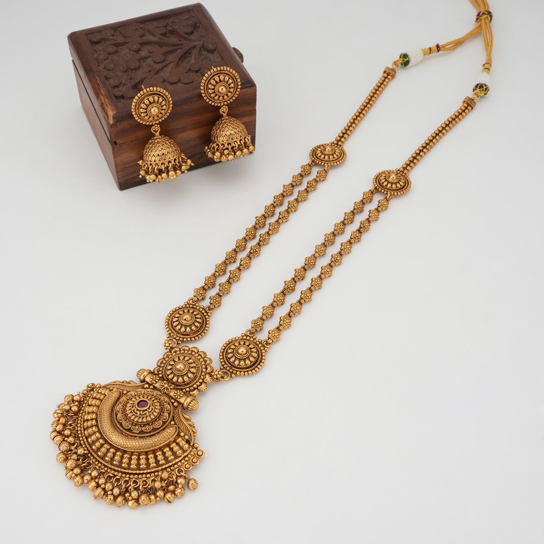 Stunning long antique gold necklace set