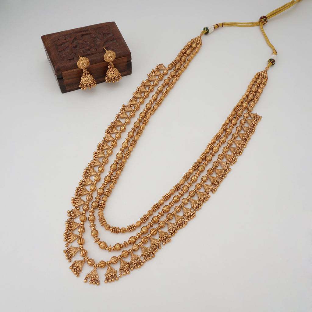 Long plain stunning gold mala necklace set