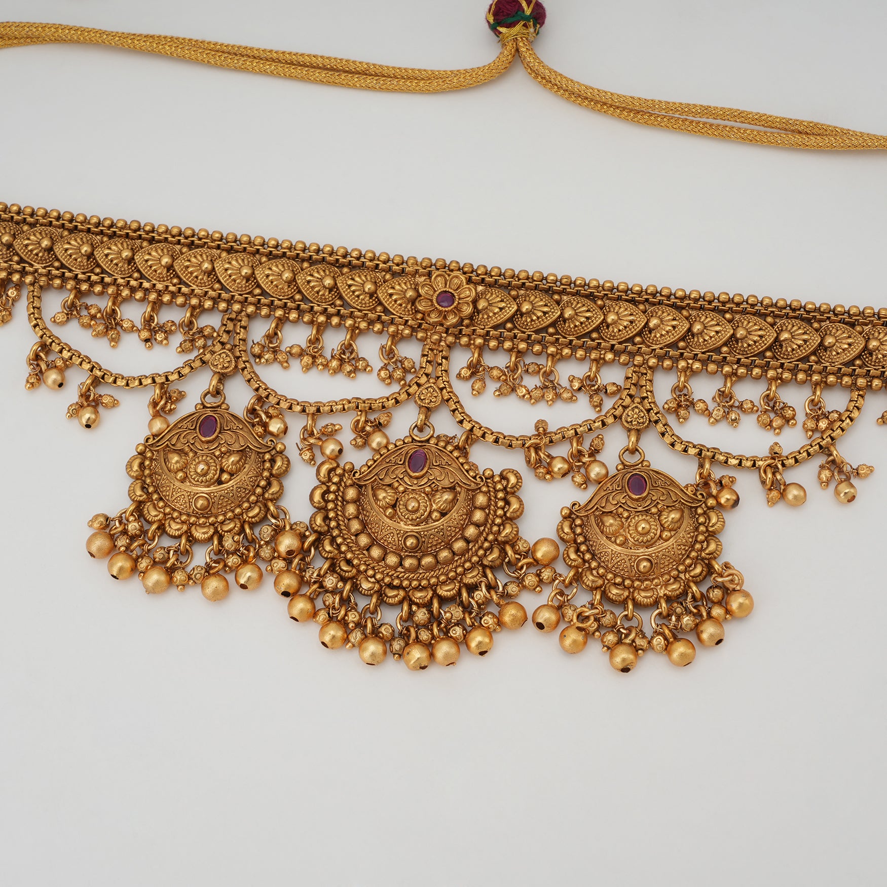 Stunning plain gold choker necklace set