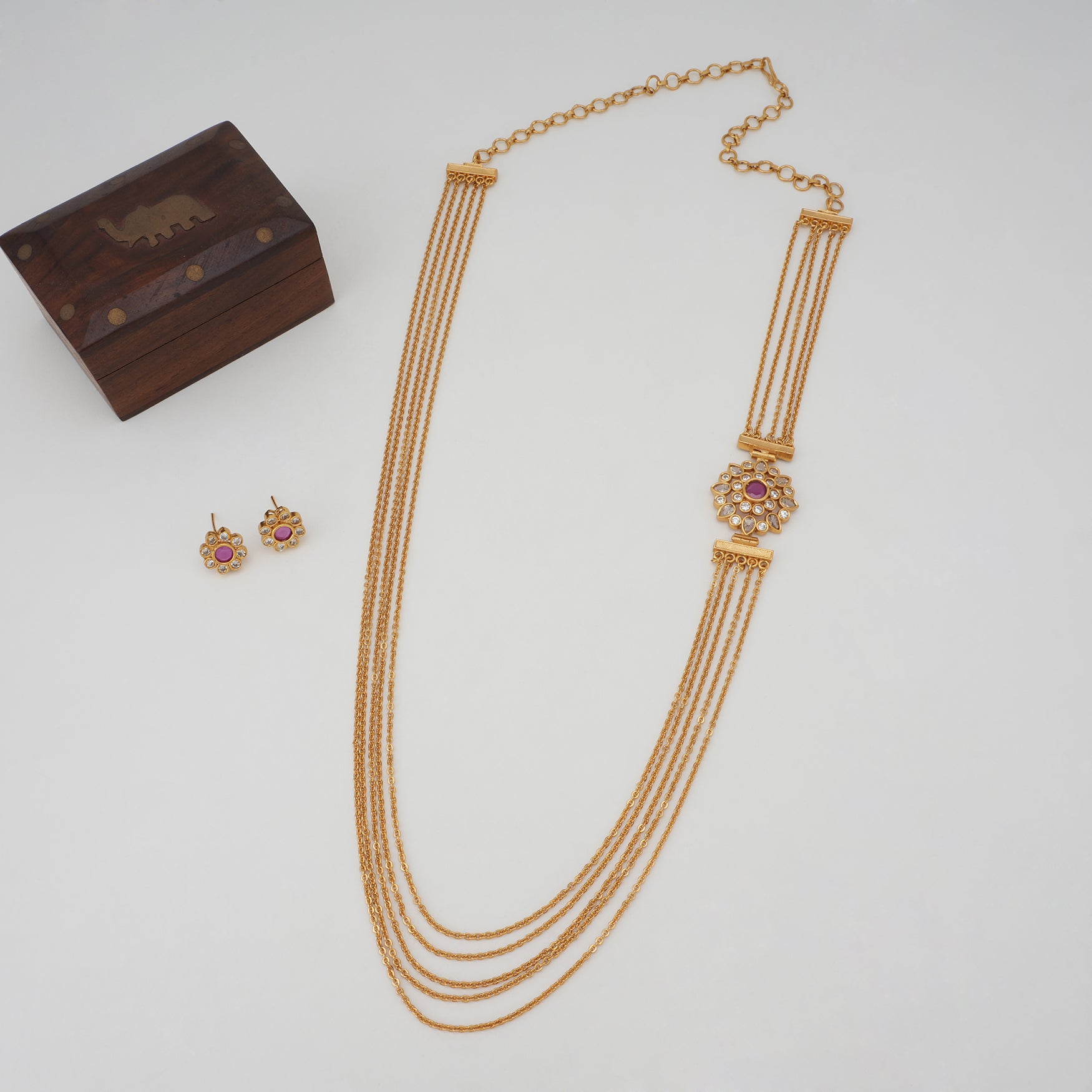 Beautful side brooch  gold chain necklace set