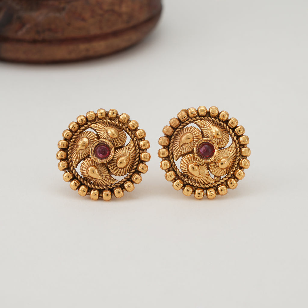 Cute elegant ruby gold stud earring
