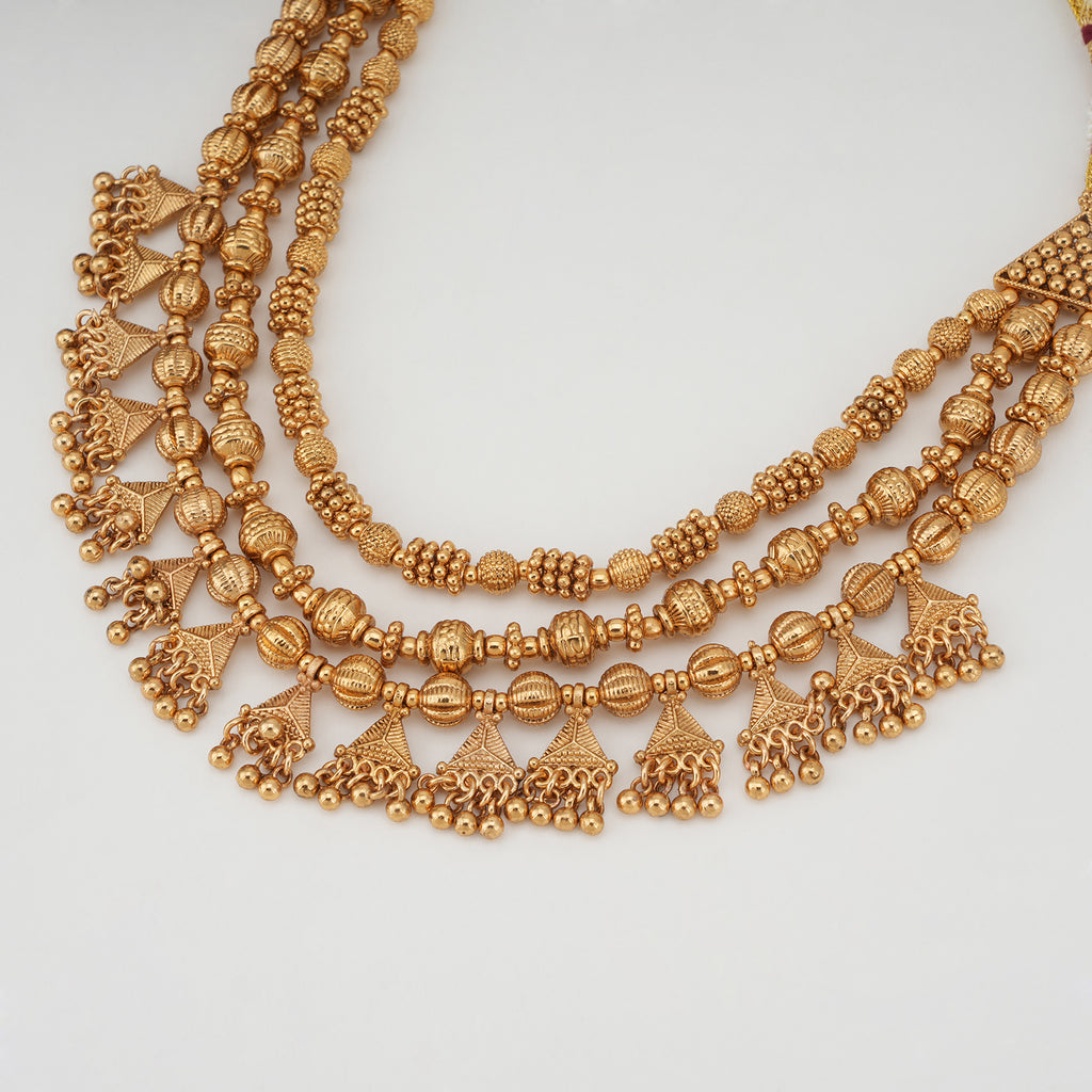 Beautiful plain gold necklace set