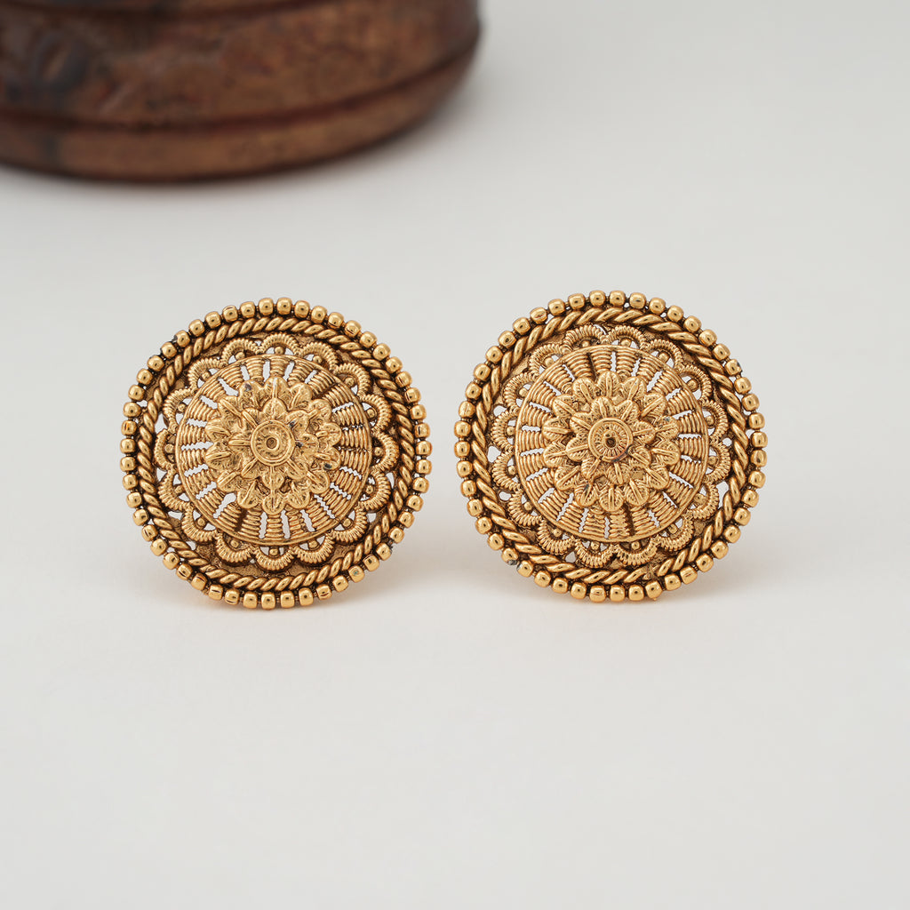 Plain stunning floral stud earring