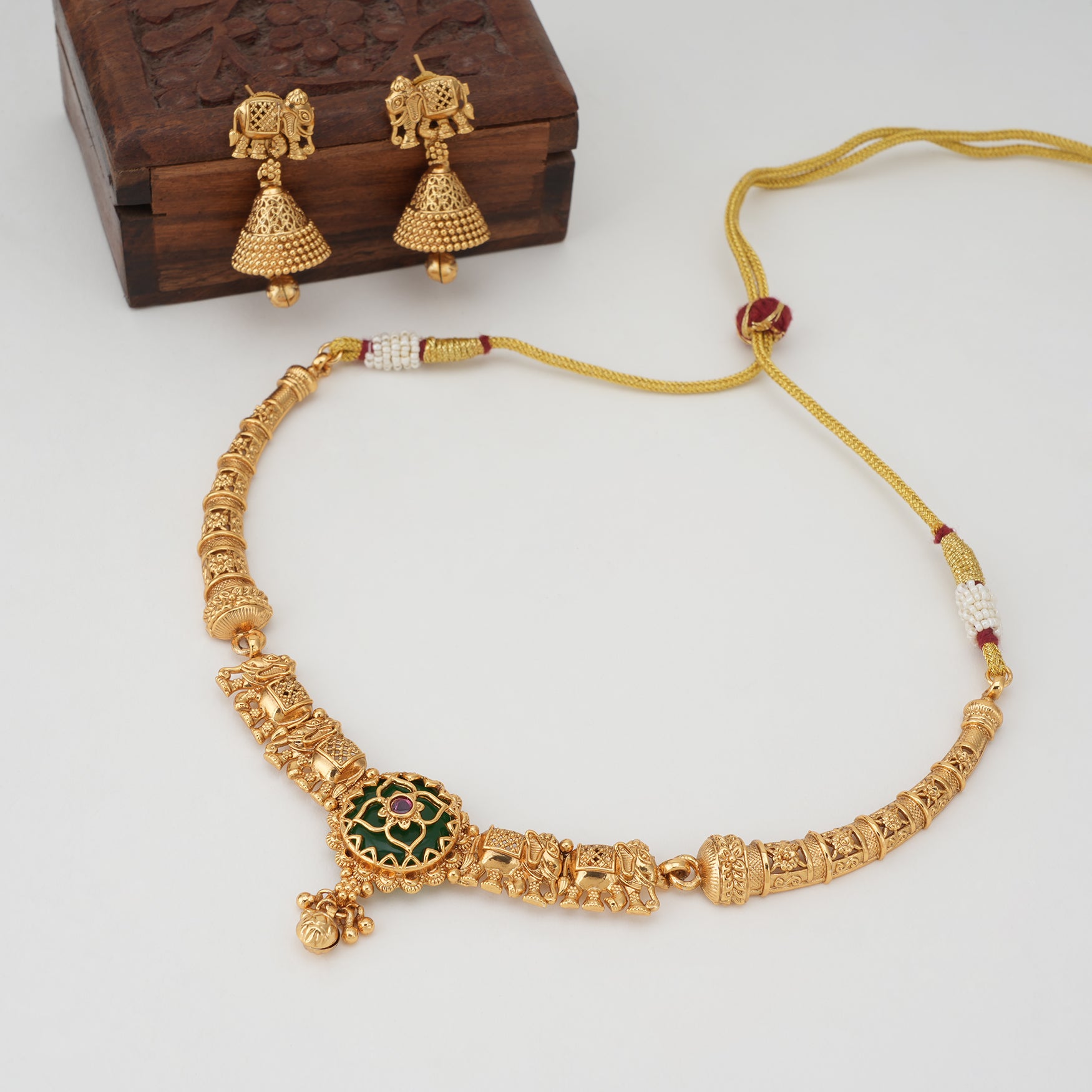 Beautiful stone gold necklace set