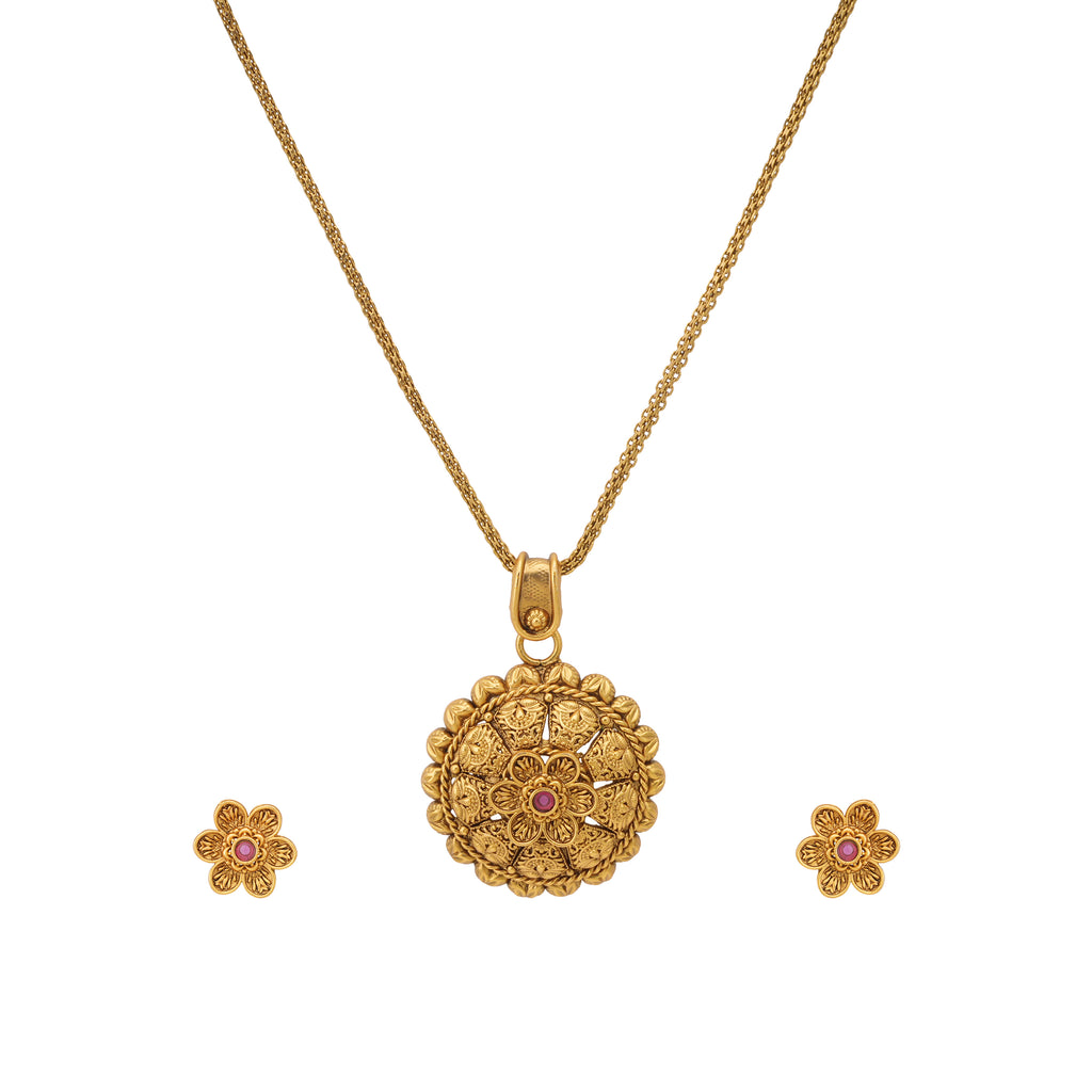 Stunning antique gold stone pendant set