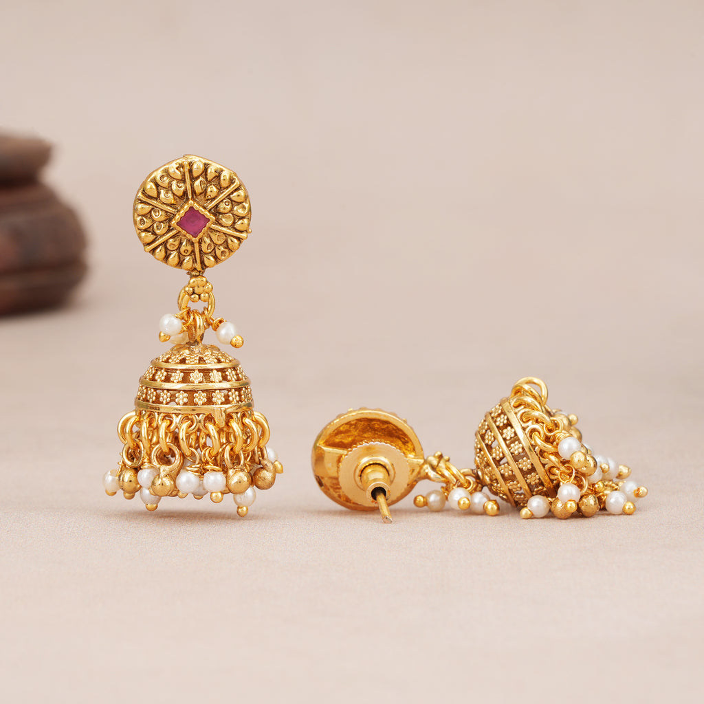 Beautiful pearl gold necklace set