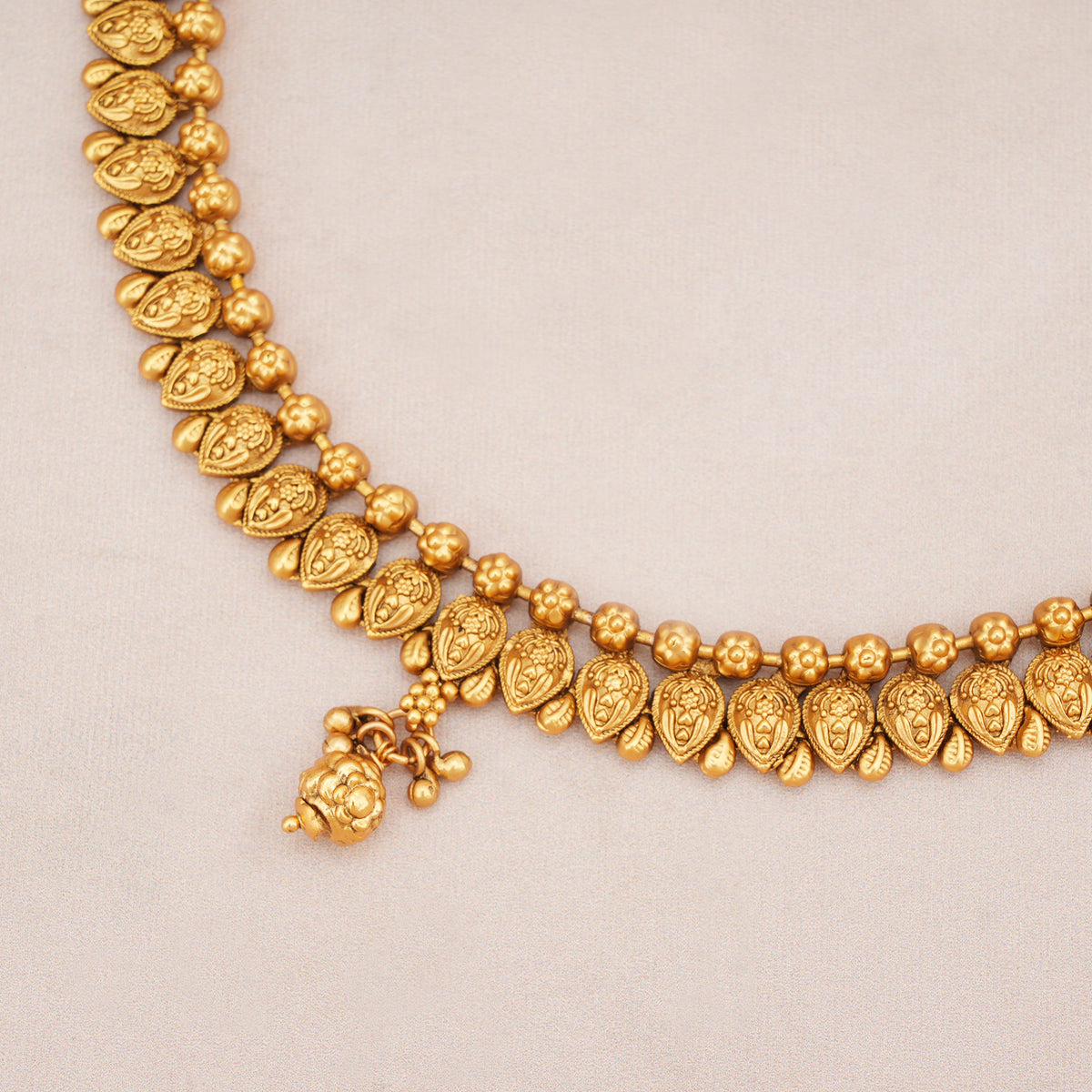 Stunning plain antique gold necklace set