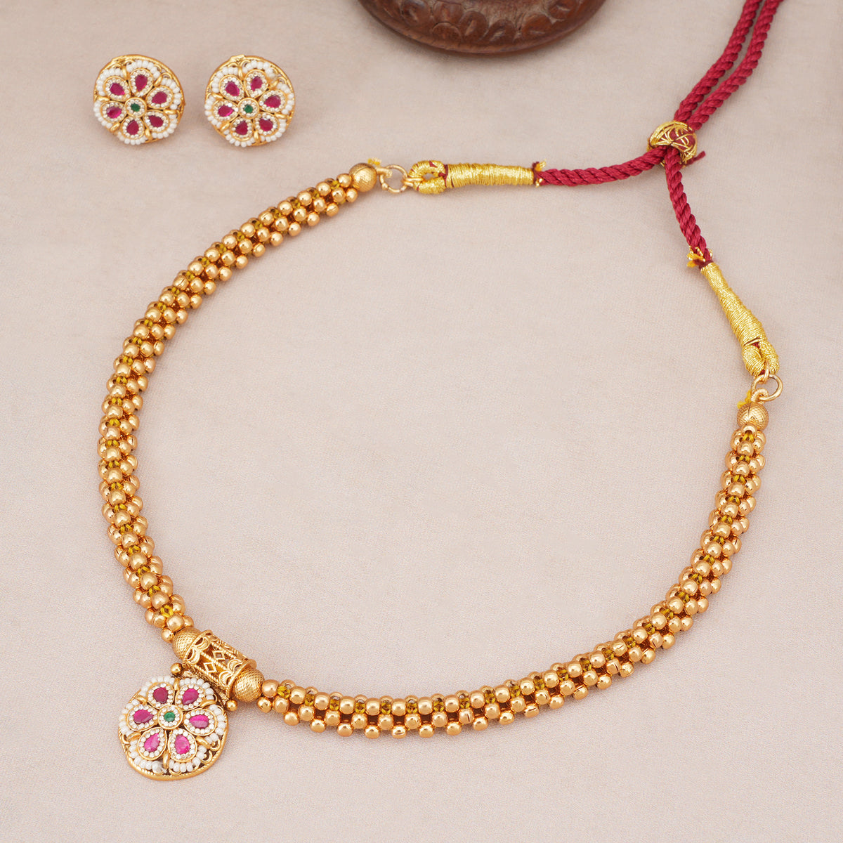 Stunning antique gold floral necklace set
