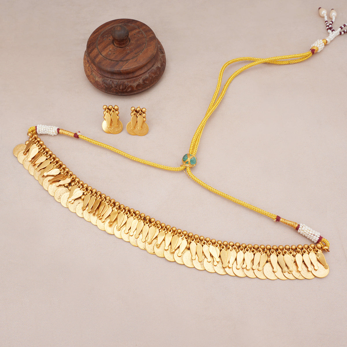 Stunning gold maa lakshmi necklace set