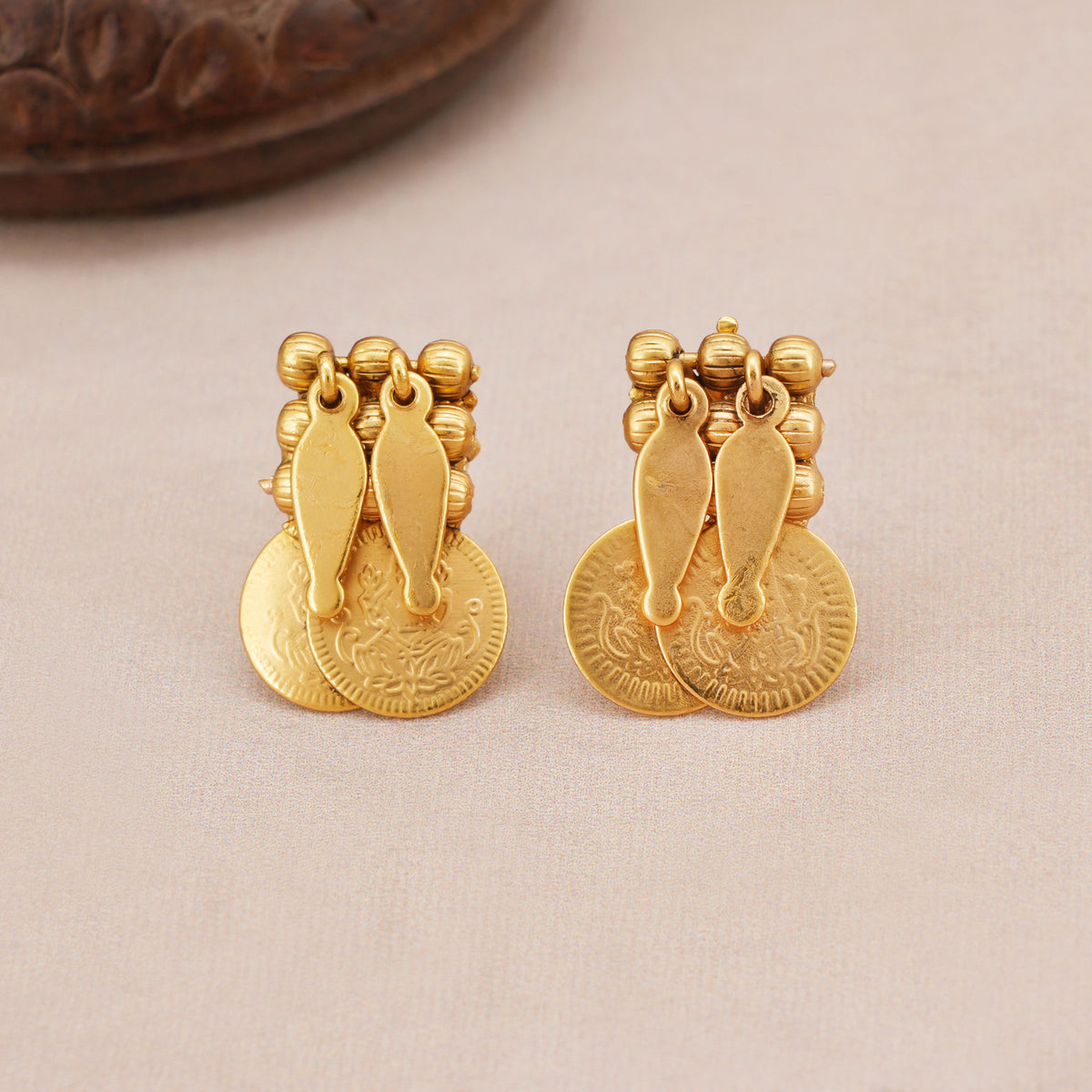 Stunning gold maa lakshmi necklace set