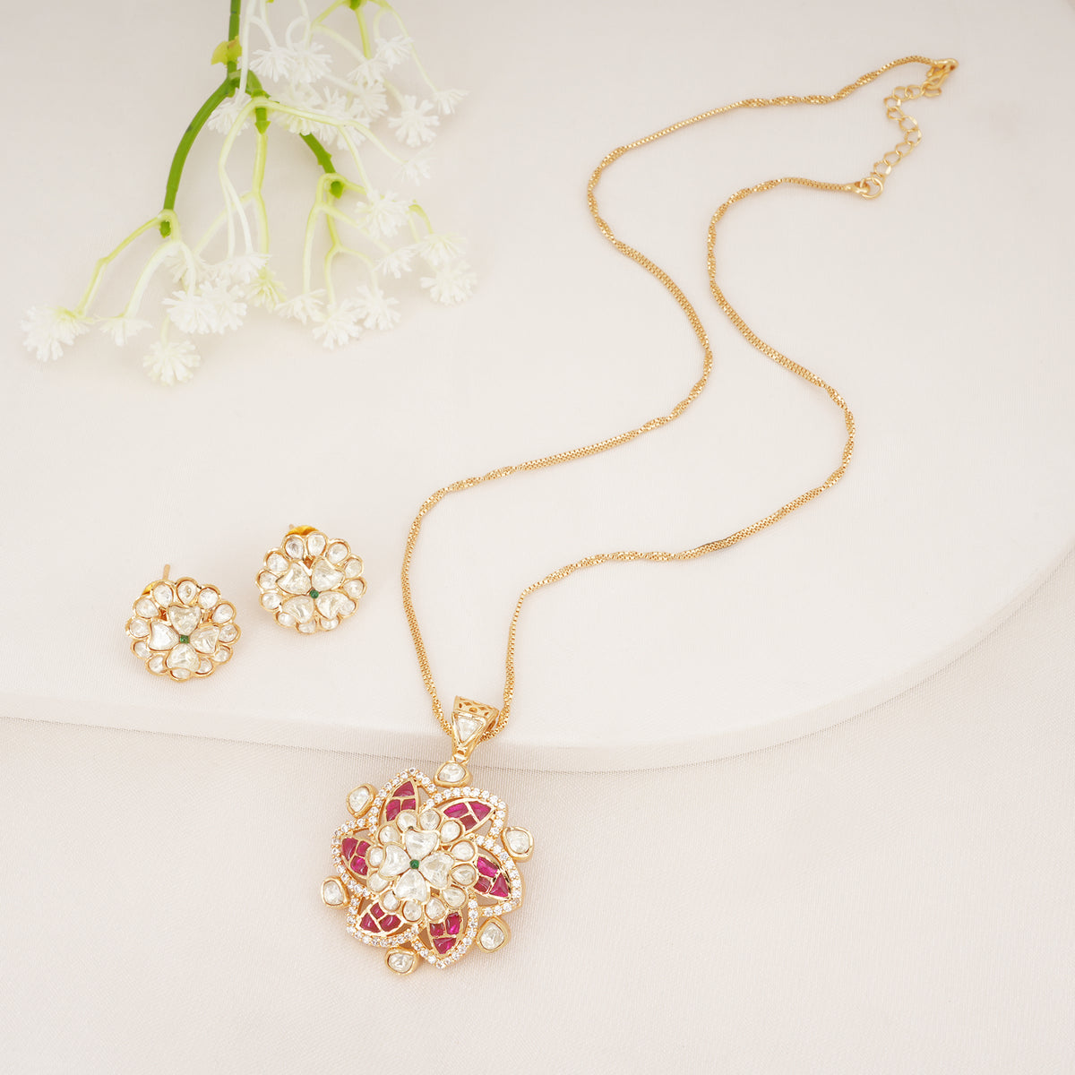 Floral Kundan Pendant Set
