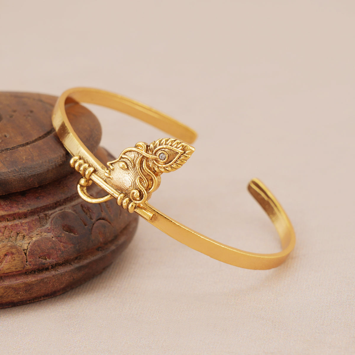 Krishna Mor Pankh Gold Kada