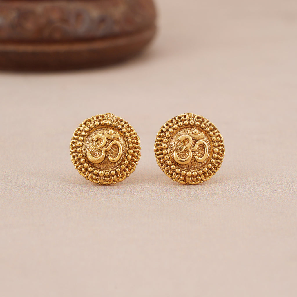 Beautiful antique gold om stud earring
