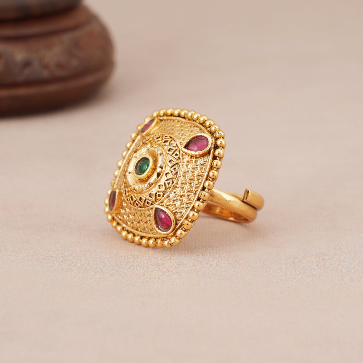 Beautiful antique gold stone finger ring