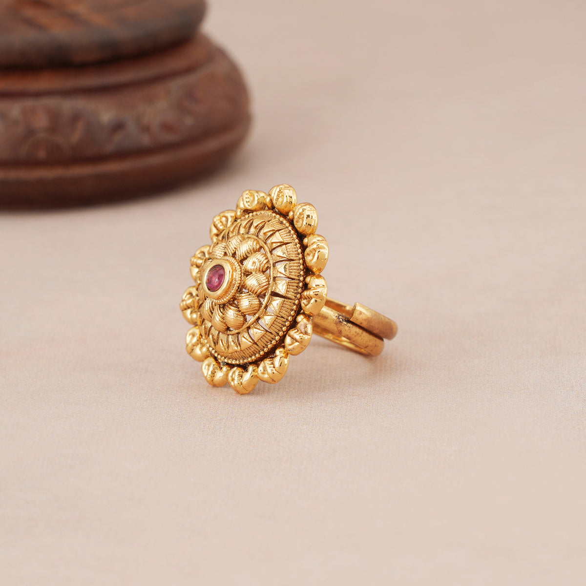 Antique gold beautiful stone adjustable finger ring