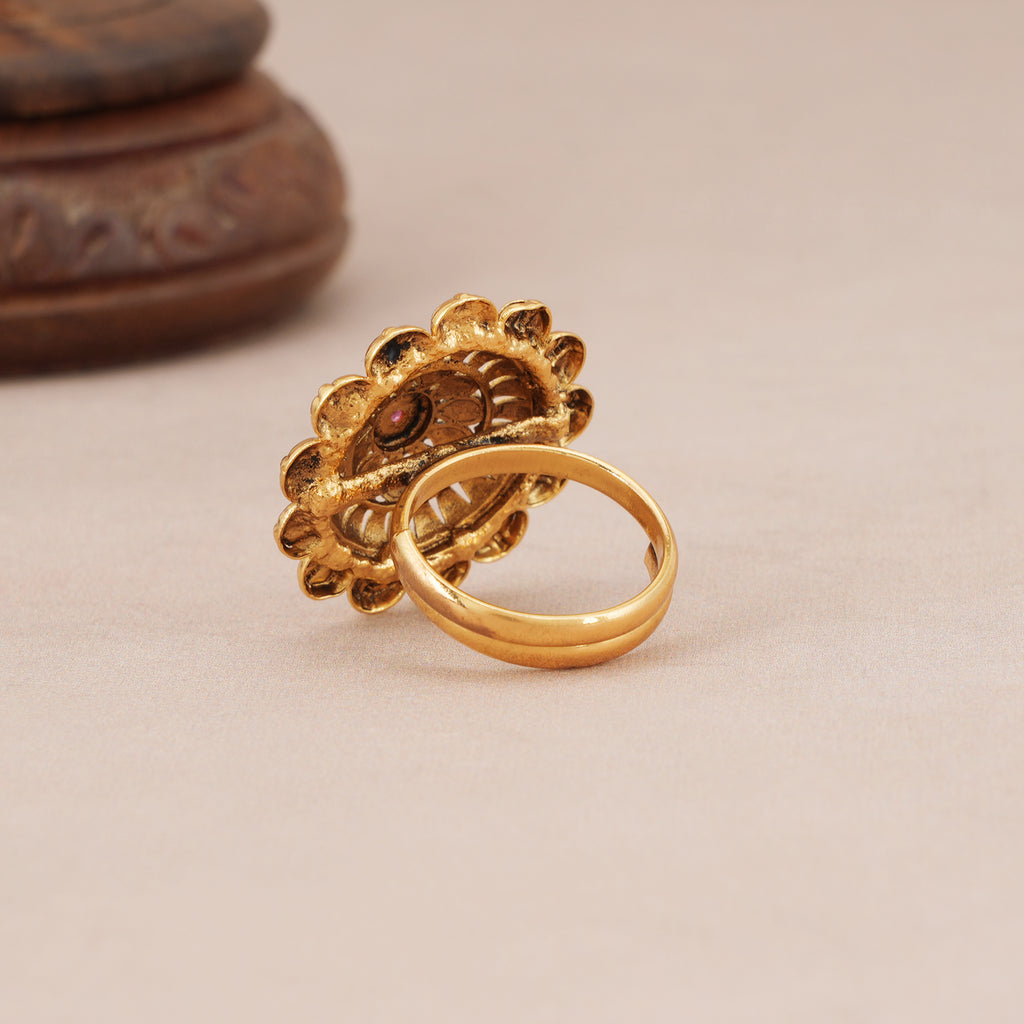 Antique gold beautiful stone adjustable finger ring