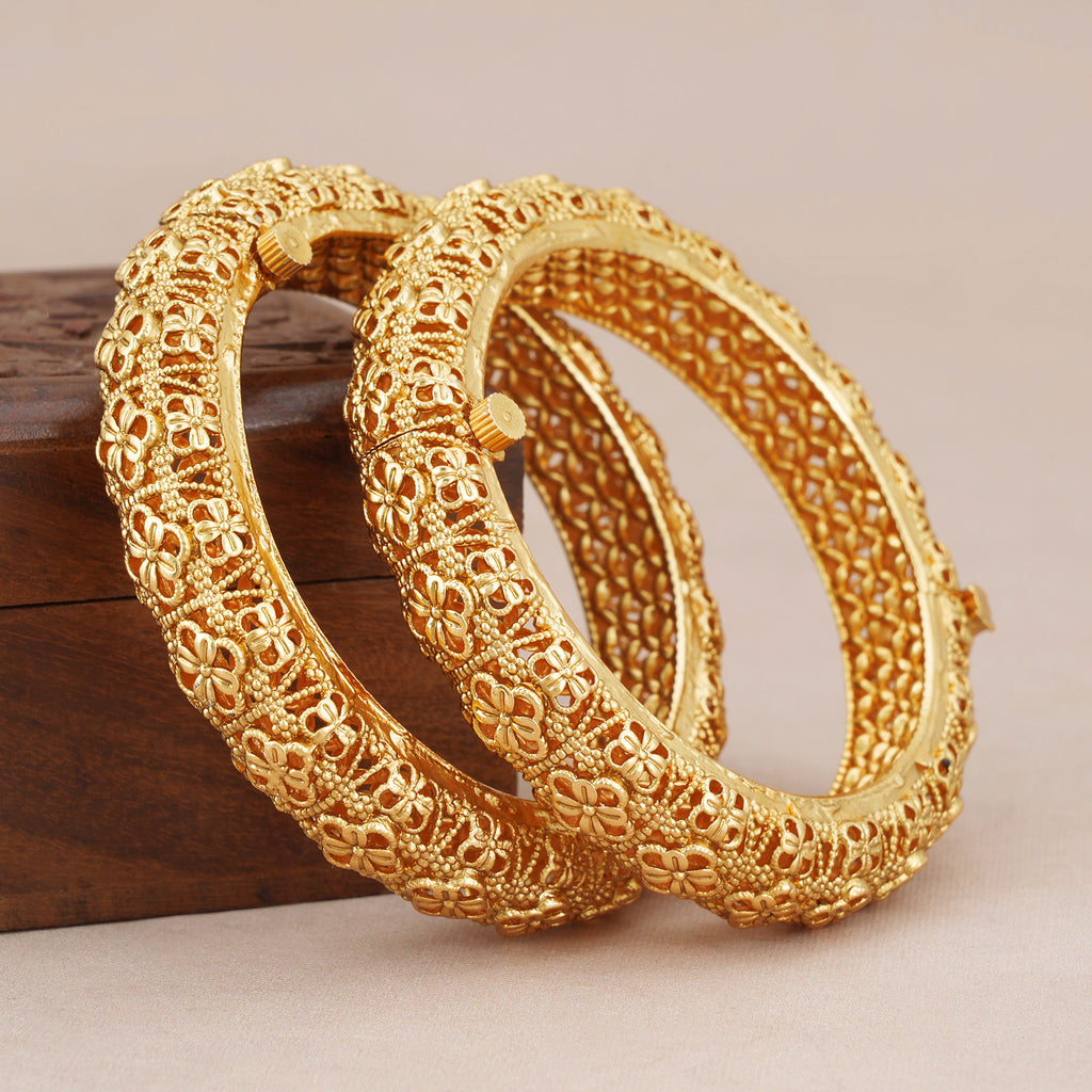 Stunning antique gold bangle set