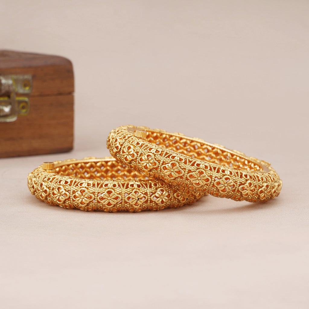 Stunning antique gold bangle set