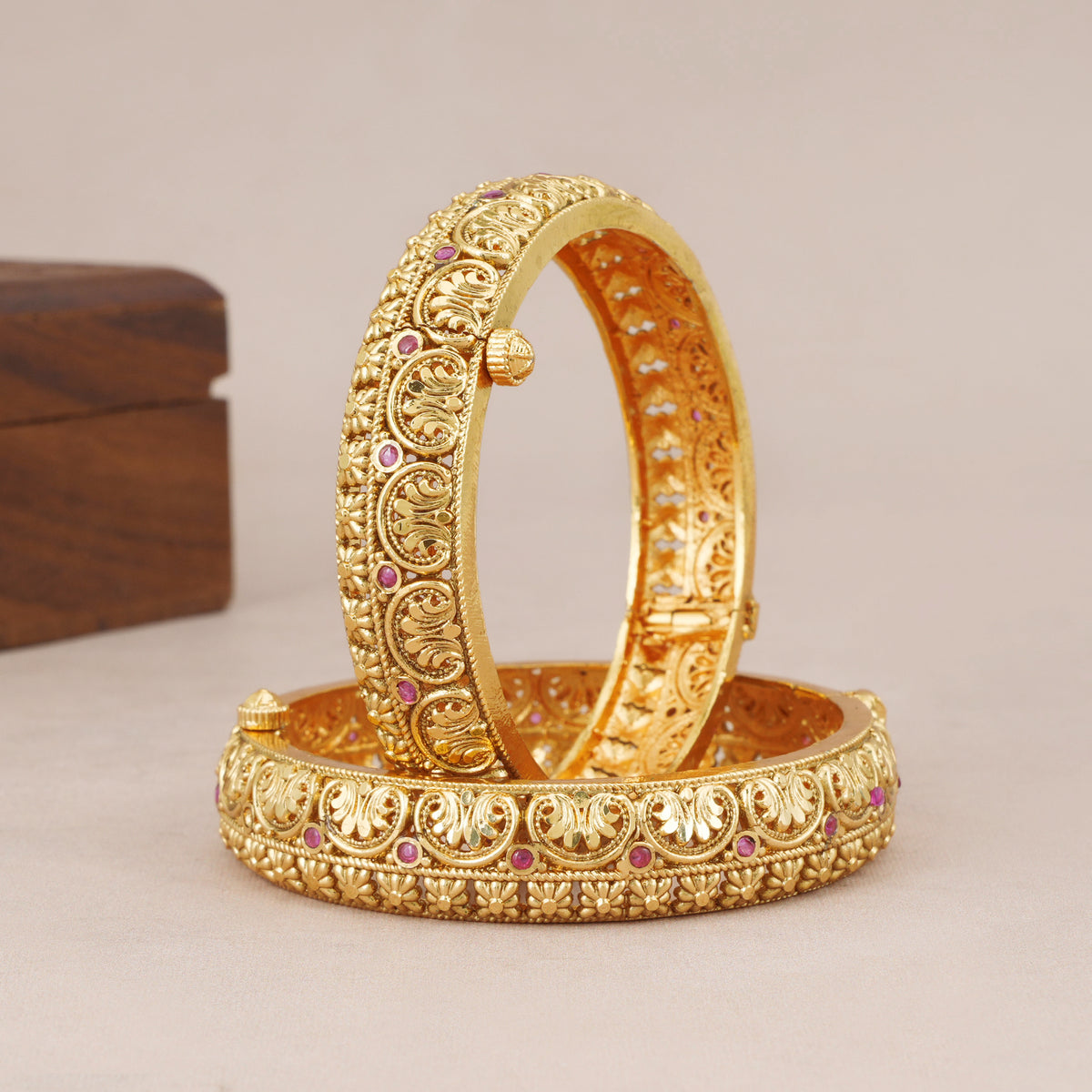 Beautiful antique gold stone bangle set