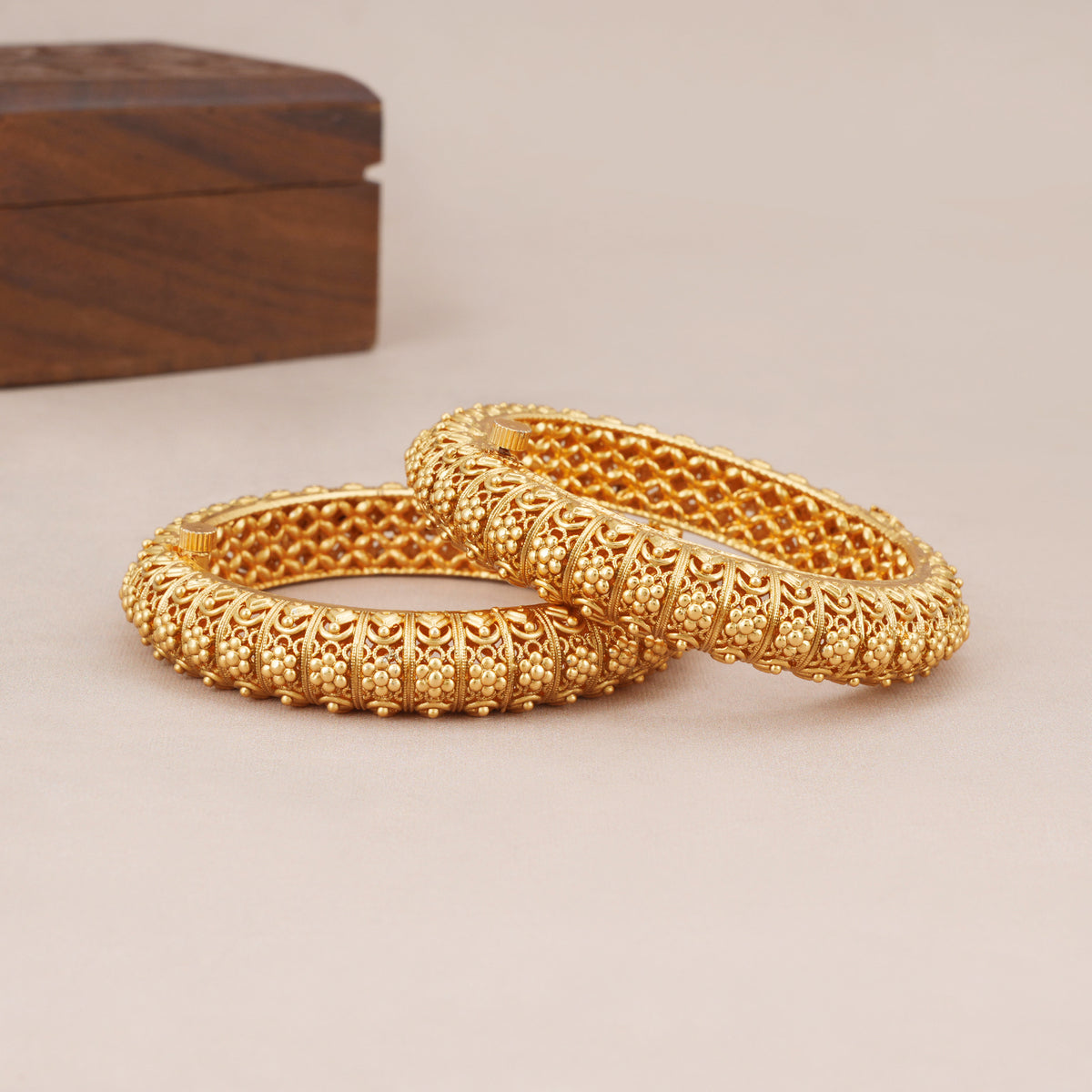 Beautiful antique gold floral bangle set