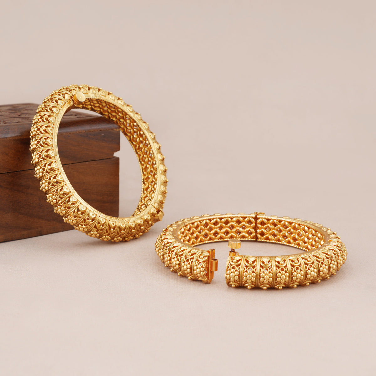 Beautiful antique gold floral bangle set