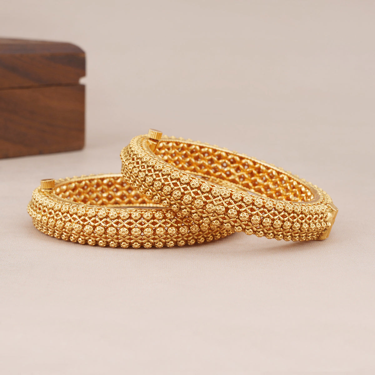 Stunning plain antique gold bangle set