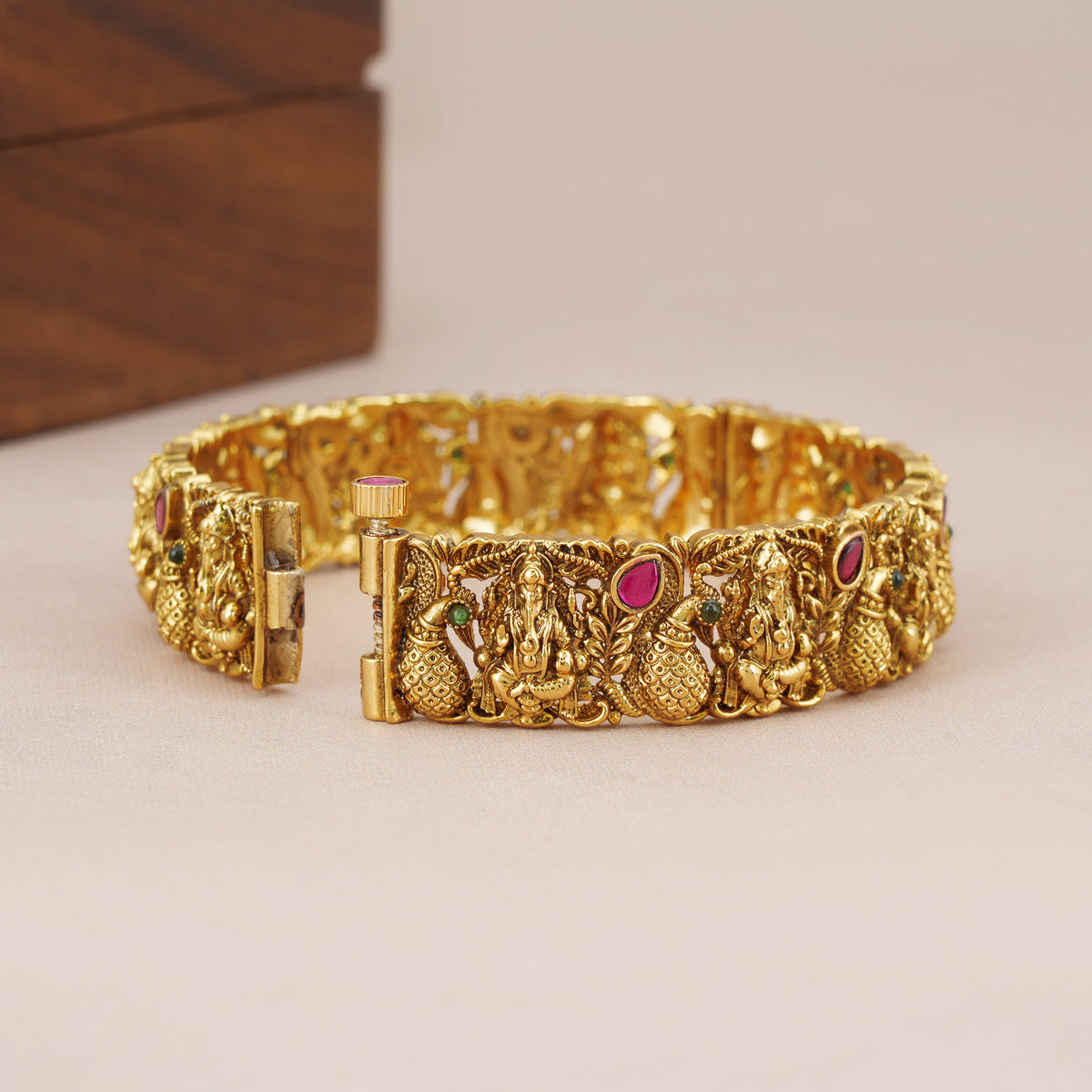 Beautiful antique gold ganesh kada
